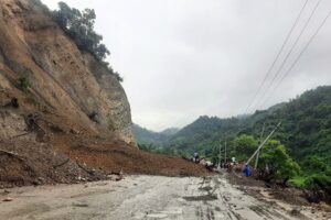 अविरल वर्षाका कारण गुल्मीको कालीगण्डकी करिडोर सडक अवरुद्ध