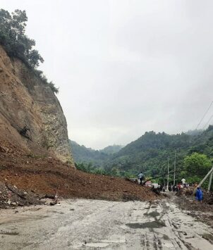 अविरल वर्षाका कारण गुल्मीको कालीगण्डकी करिडोर सडक अवरुद्ध
