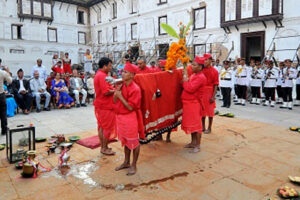 बडा दशैंको सातौं दिन आज देशभर घरघरमा फूलपाती भित्र्याइँदै