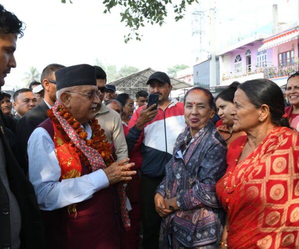 झापा क्षेत्र नं. ५ मा अध्यक्ष ओलीको घरदैलो अभियान ग्रास रुटलाई प्राथमिकता